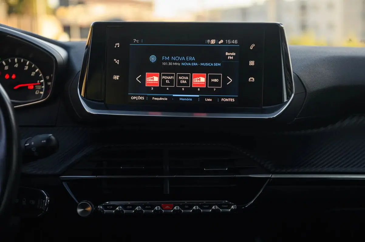 Peugeot 2008 1.2 PureTech Allure Pack 34