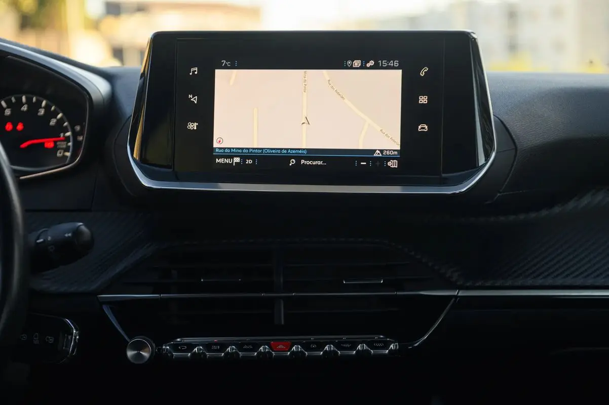 Peugeot 2008 1.2 PureTech Allure Pack 33