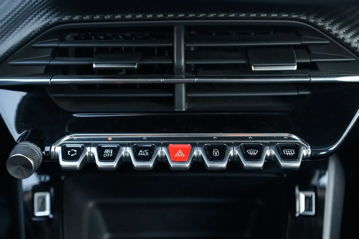 Peugeot 2008 1.2 PureTech Allure Pack 41