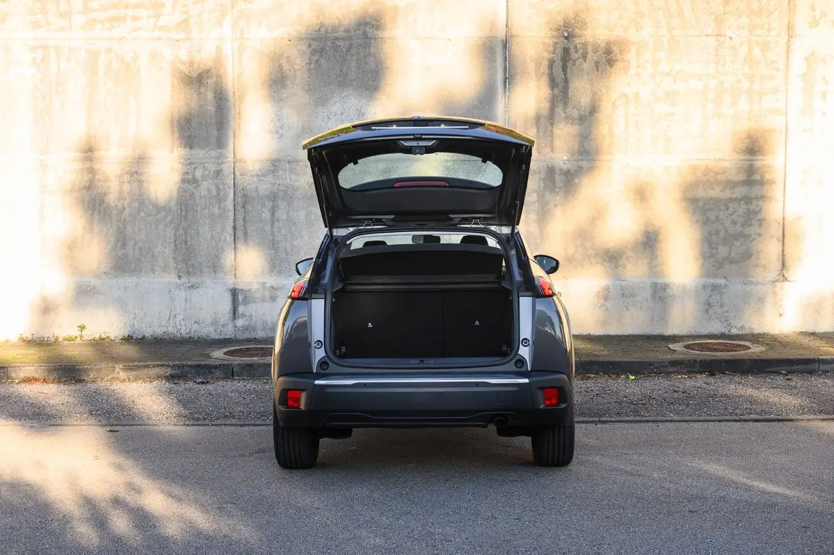 Peugeot 2008 1.2 PureTech Allure Pack 42