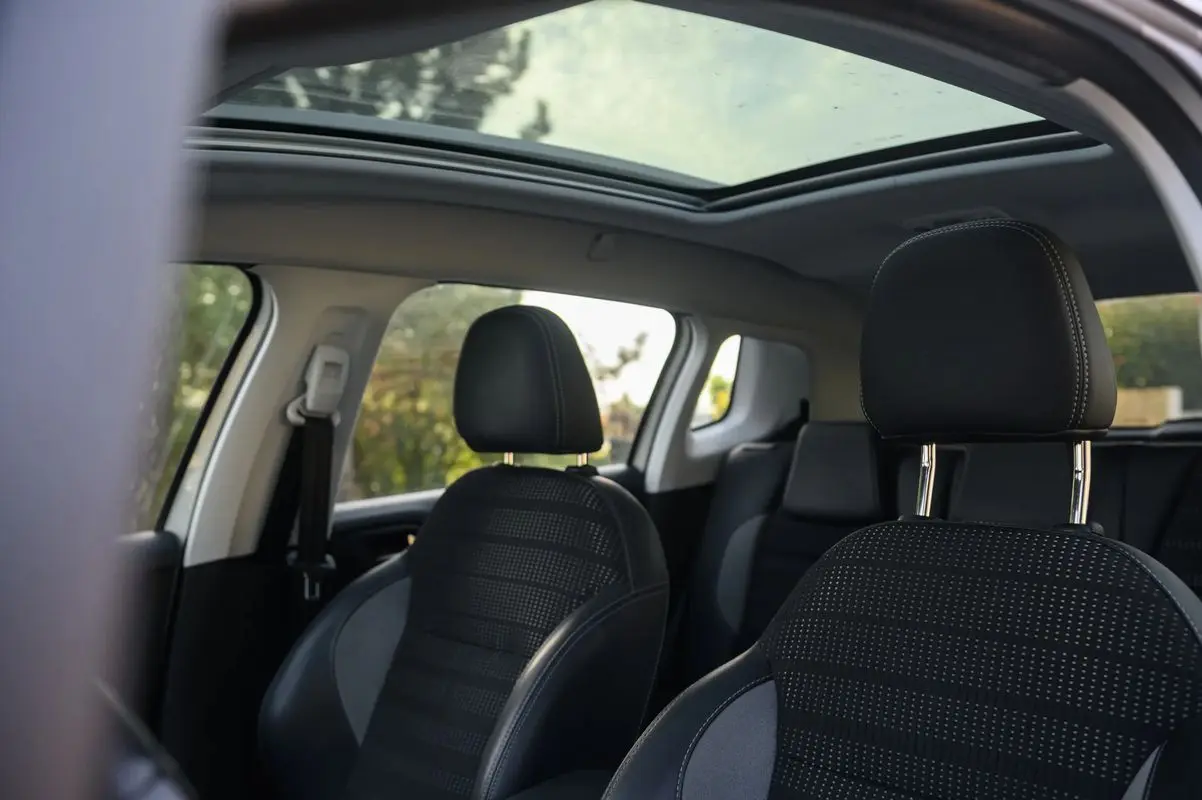 Peugeot 2008 1.2 PureTech Allure EAT6 11