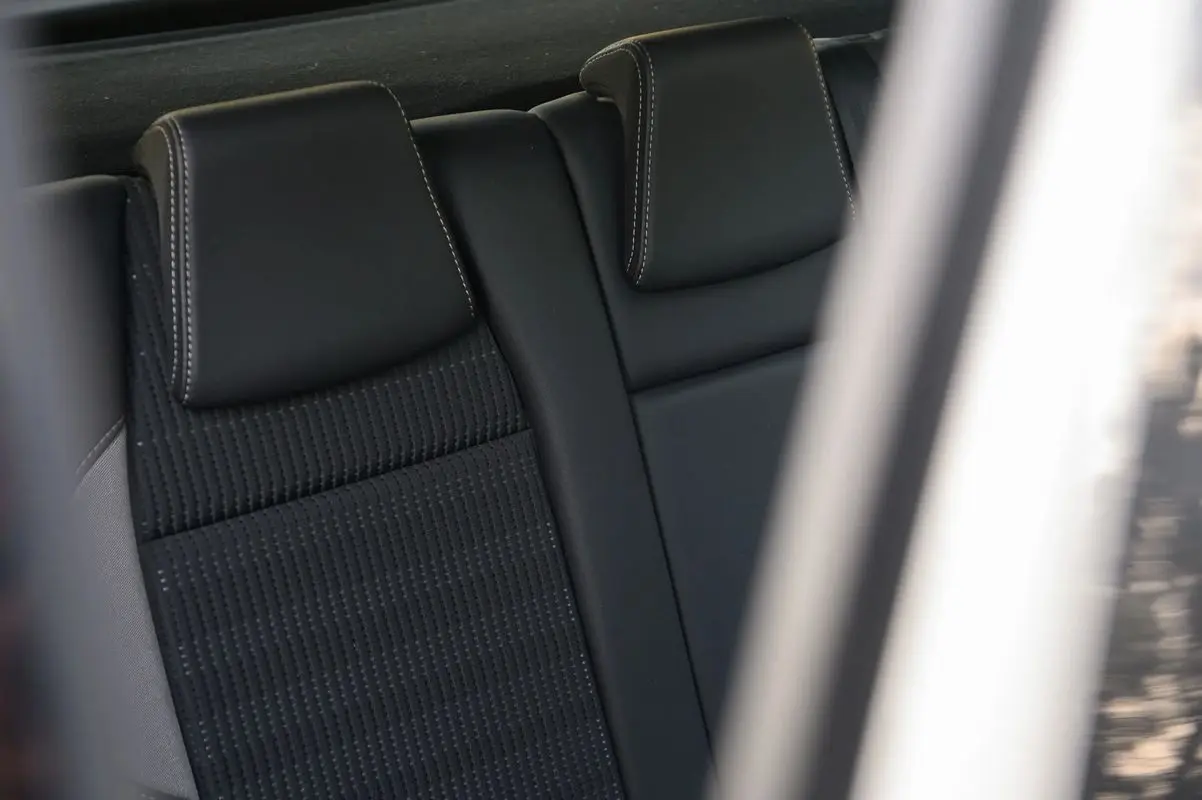 Peugeot 2008 1.2 PureTech Allure EAT6 15