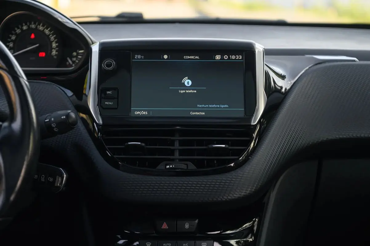 Peugeot 2008 1.2 PureTech Allure EAT6 20