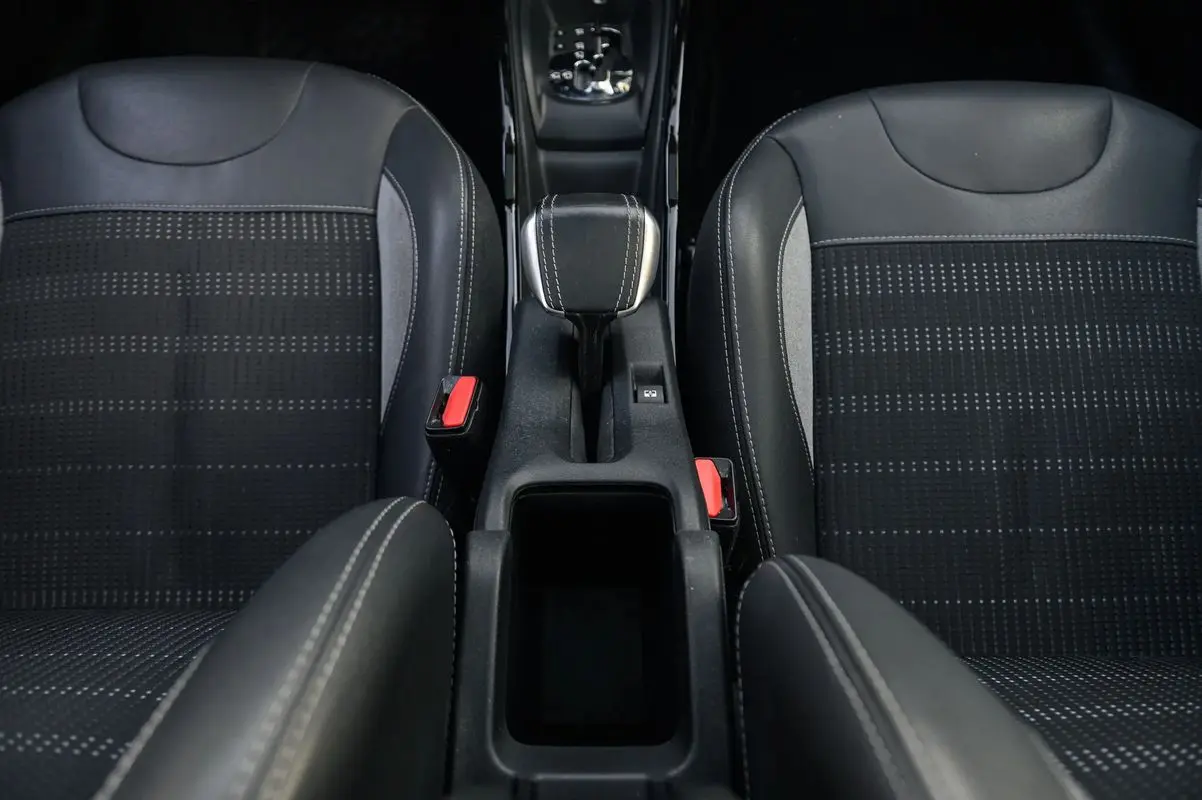 Peugeot 2008 1.2 PureTech Allure EAT6 25