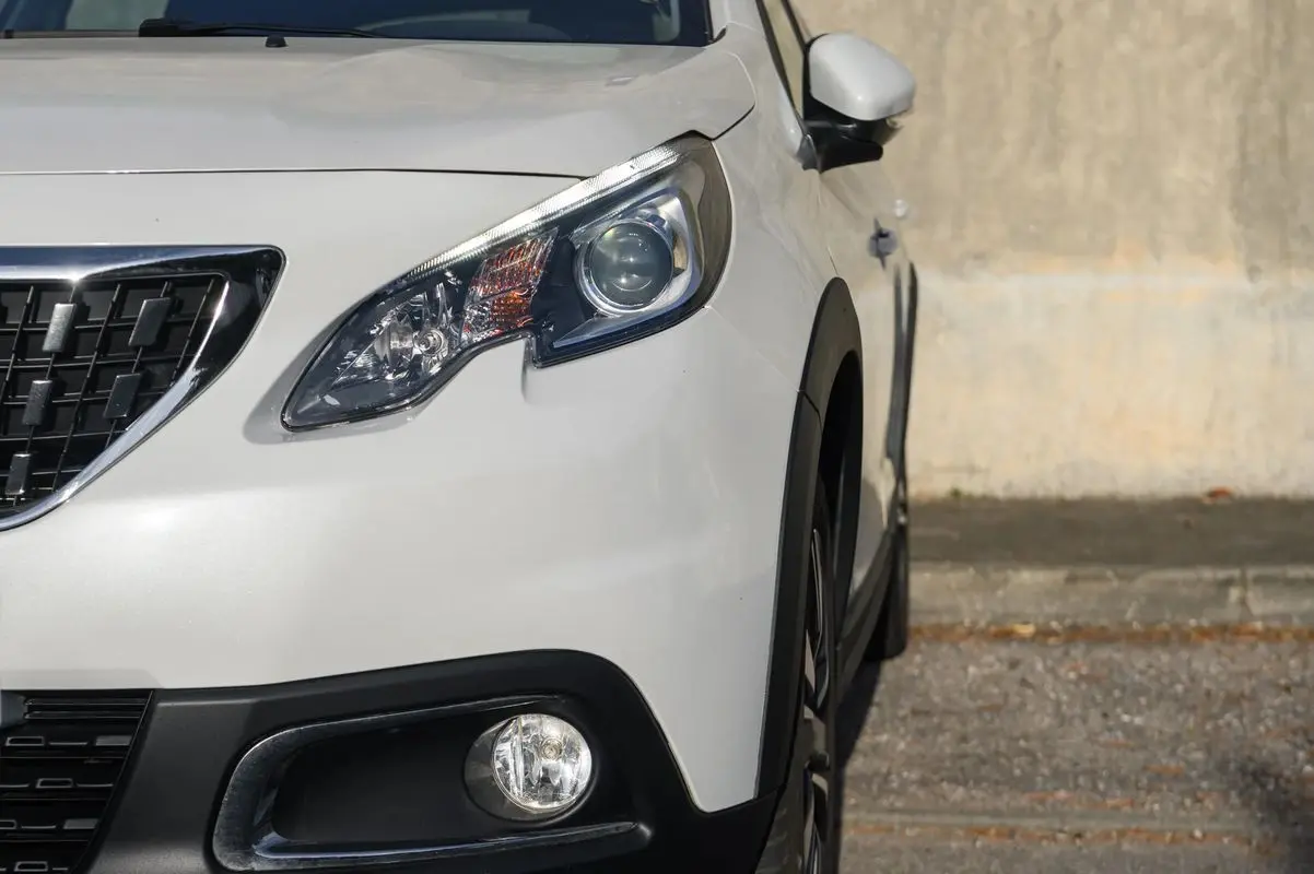 Peugeot 2008 1.2 PureTech Allure EAT6 31