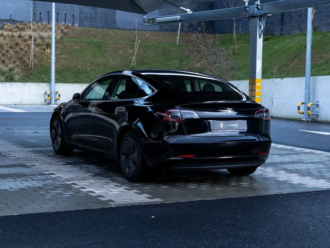 Tesla Model 3 Standard Range Plus RWD 5