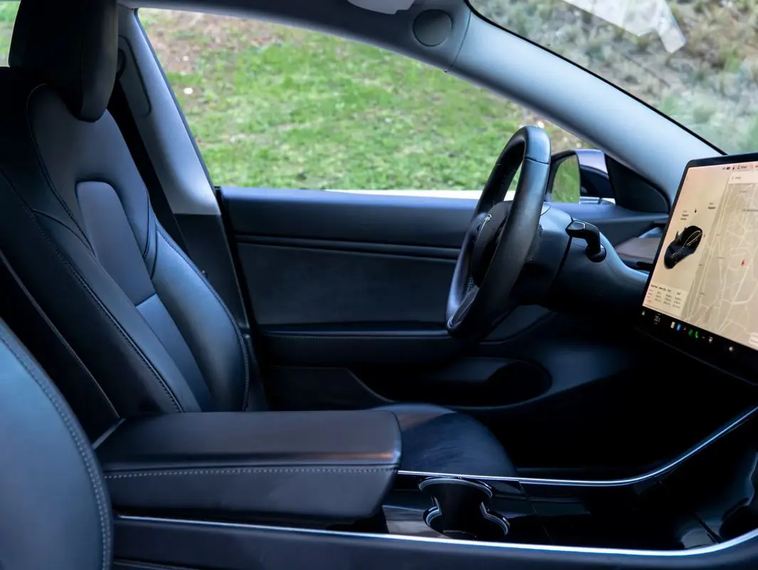 Tesla Model 3 Standard Range Plus RWD 27