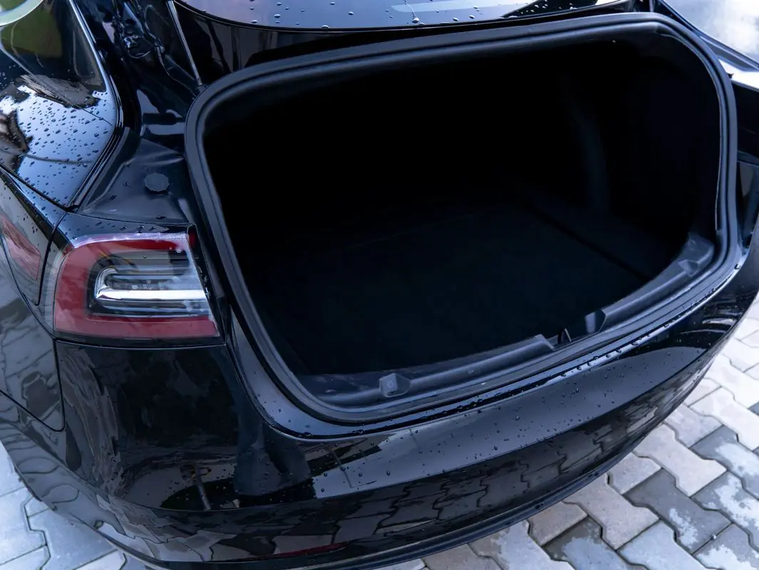 Tesla Model 3 Standard Range Plus RWD 35