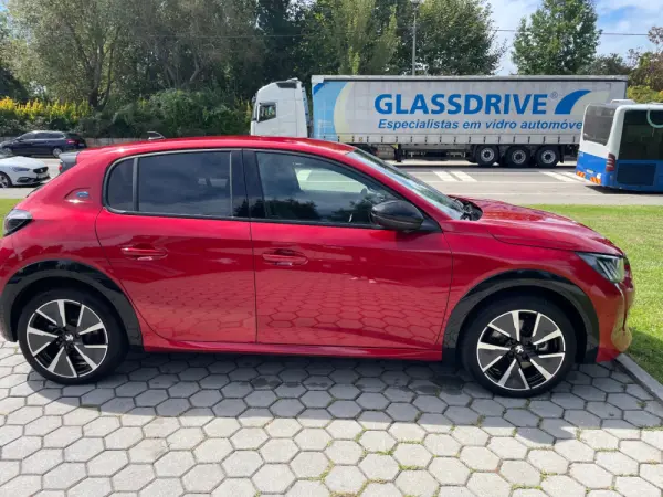 Peugeot e-208 50 kWh GT Pack 4