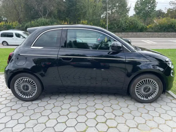 Fiat 500e Outro 4
