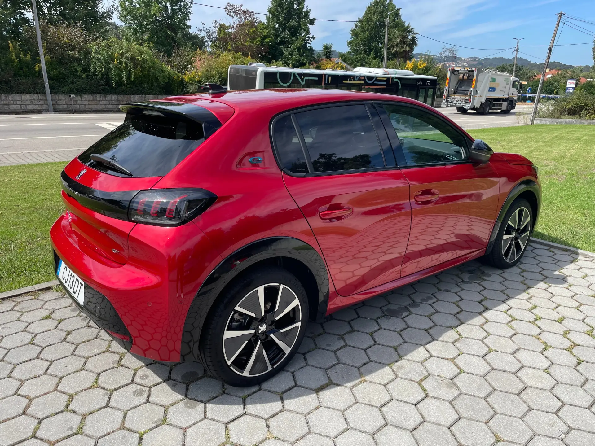 Peugeot e-208 50 kWh GT Pack 5