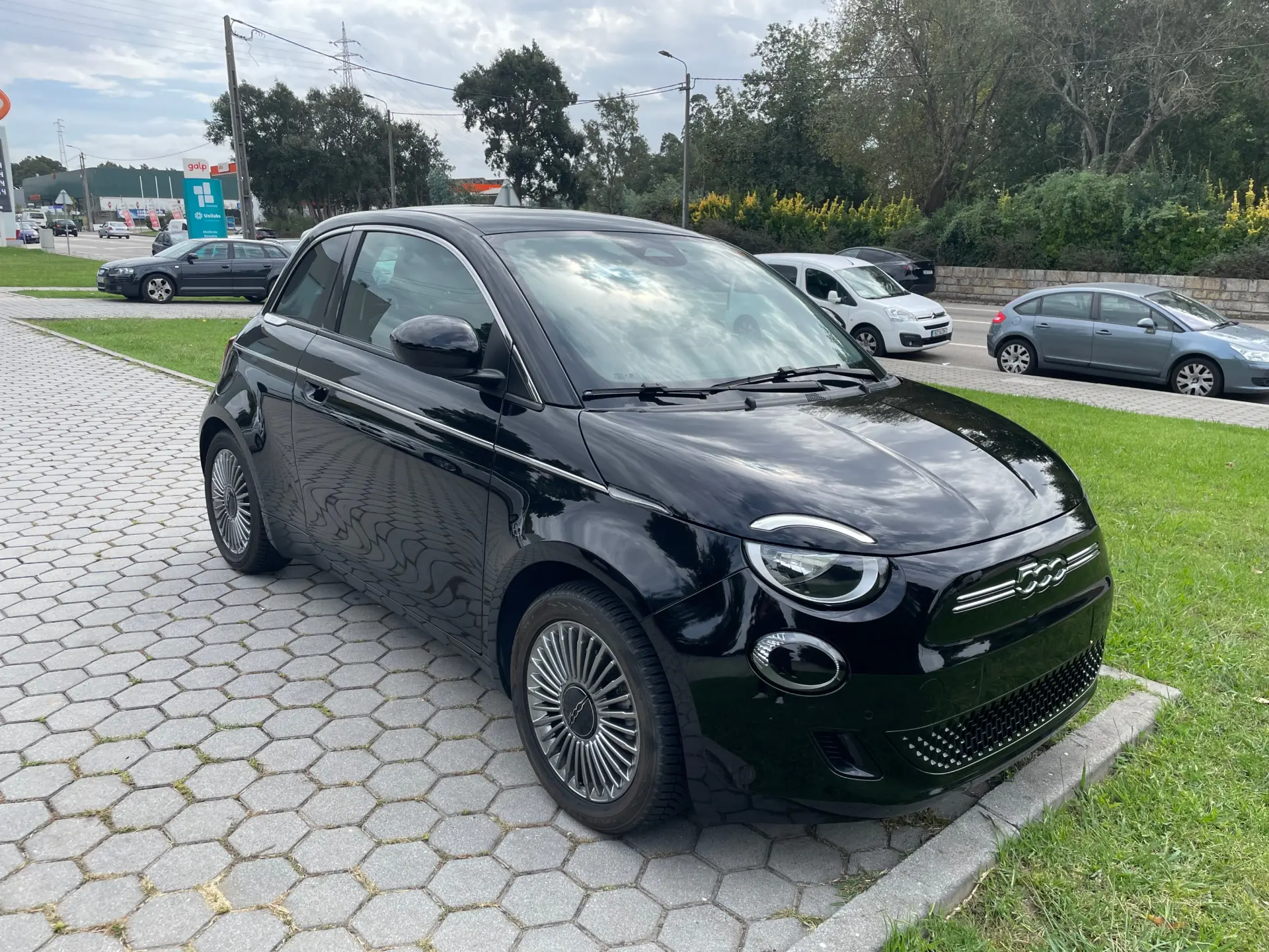 Fiat 500e Outro 3