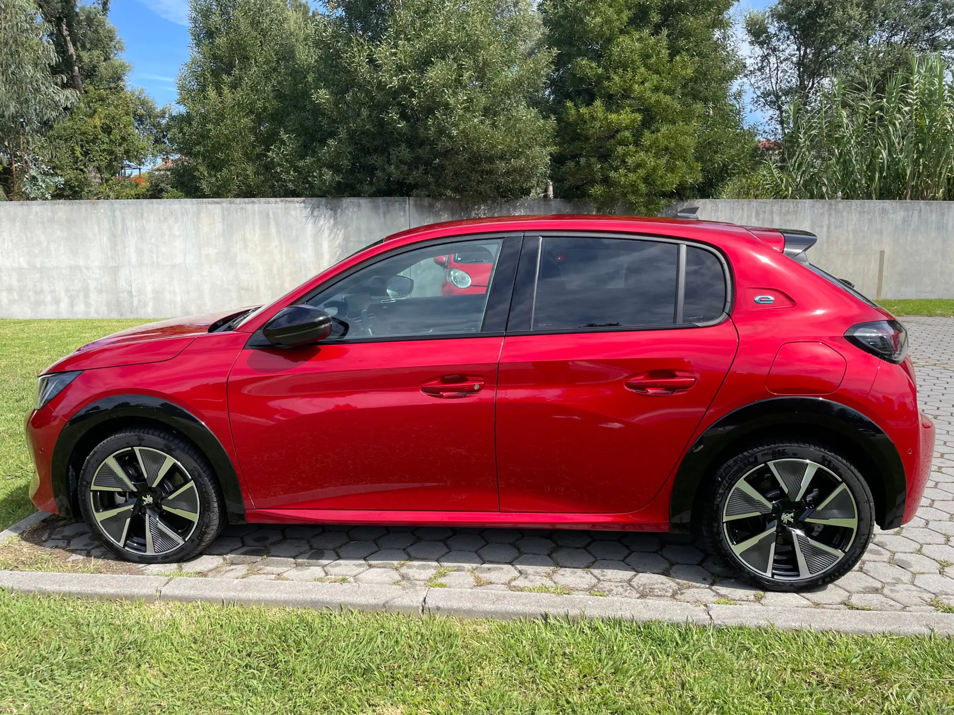 Peugeot e-208 50 kWh GT Pack 8