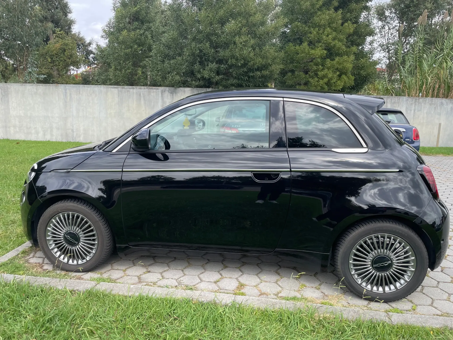 Fiat 500e Outro 9