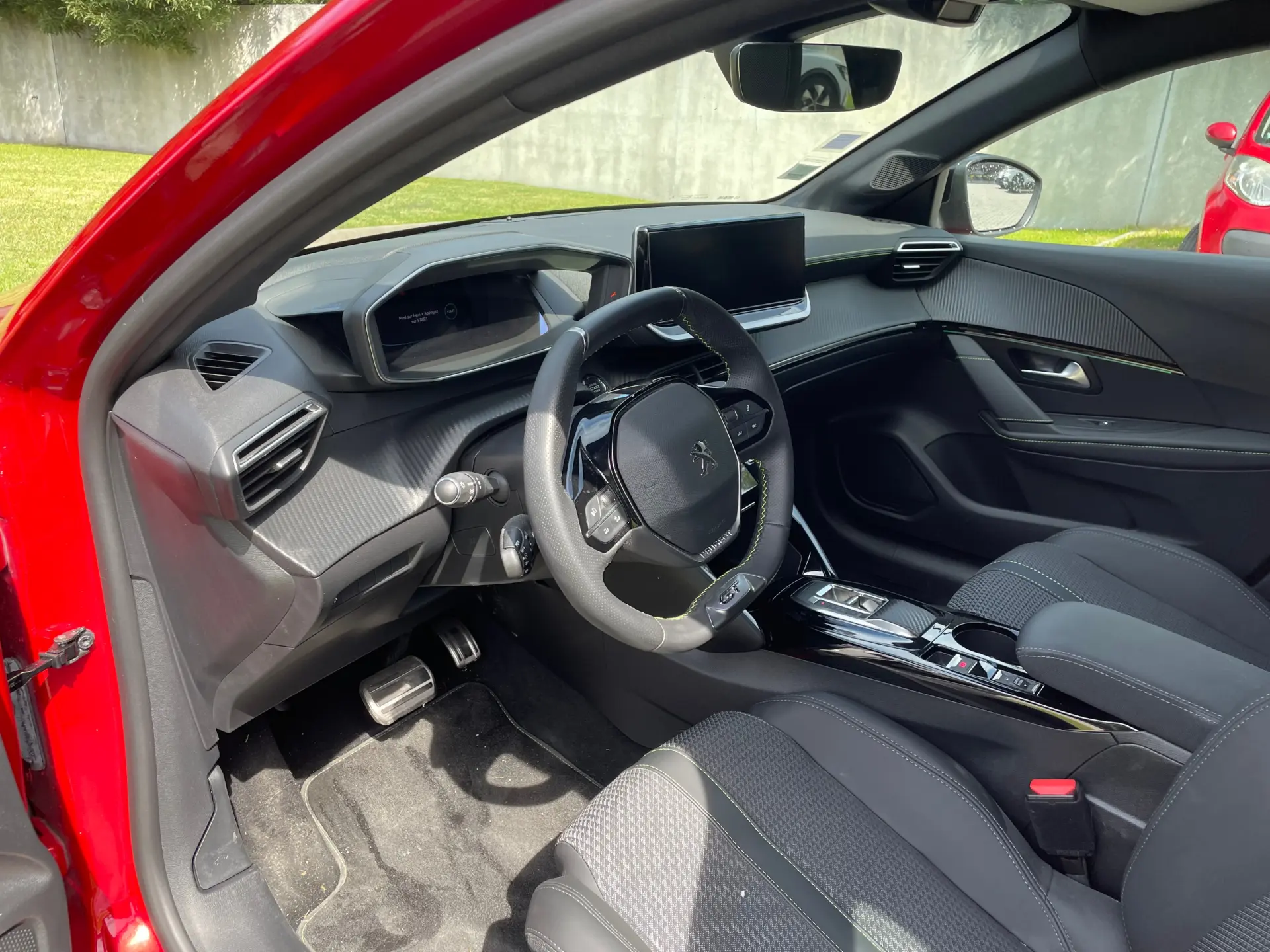 Peugeot e-208 50 kWh GT Pack 9