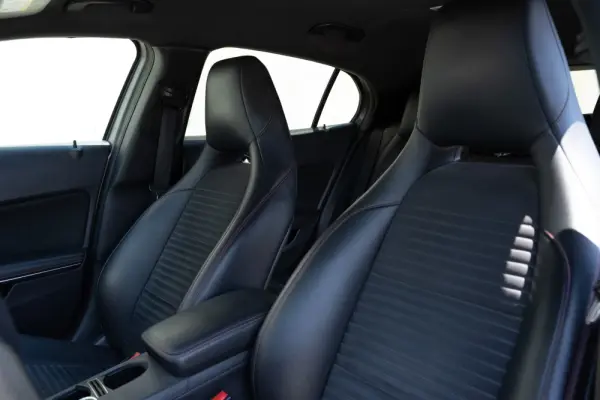 Mercedes-Benz GLA 220 CDI AMG Line 4-Matic 11