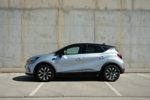 Renault Captur 1.0 TCe Techno Bi-Fuel 6