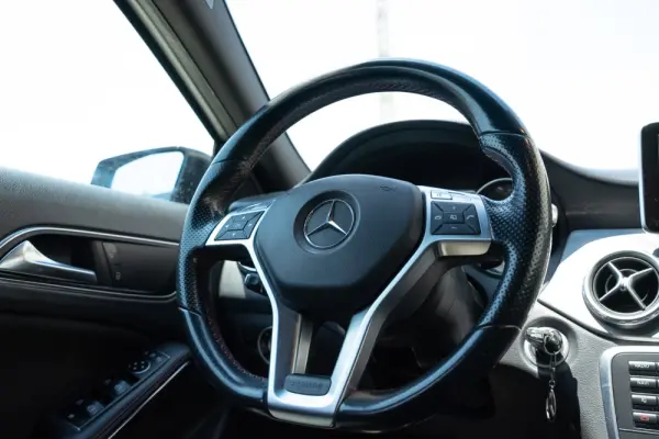 Mercedes-Benz GLA 220 CDI AMG Line 4-Matic 13