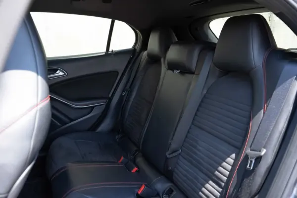 Mercedes-Benz GLA 220 CDI AMG Line 4-Matic 15