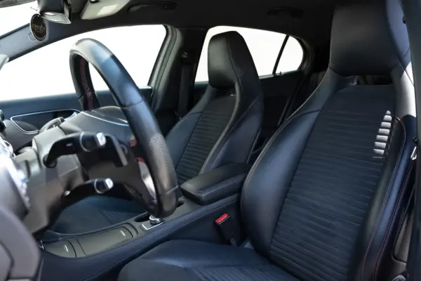 Mercedes-Benz GLA 220 CDI AMG Line 4-Matic 10