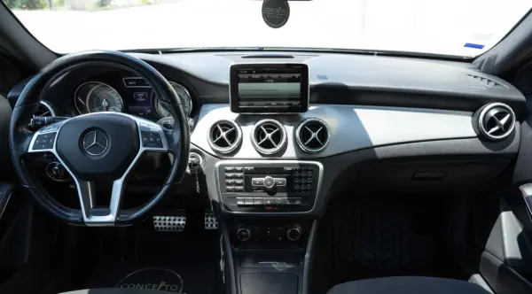 Mercedes-Benz GLA 220 CDI AMG Line 4-Matic 12
