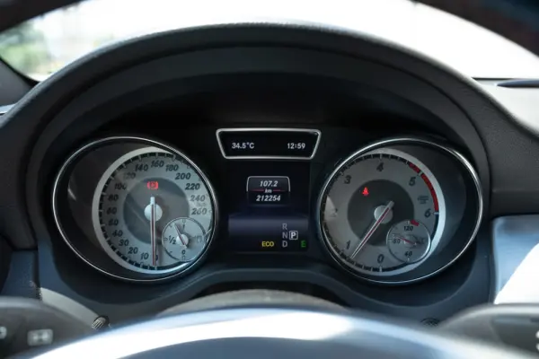 Mercedes-Benz GLA 220 CDI AMG Line 4-Matic 9