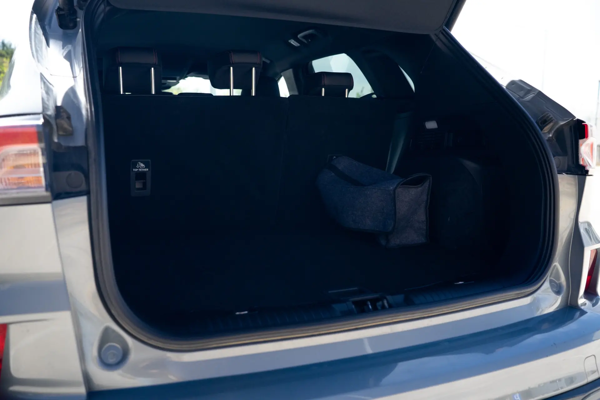 Ford Kuga 2.5 PHEV ST-Line X Graphite Tech 8