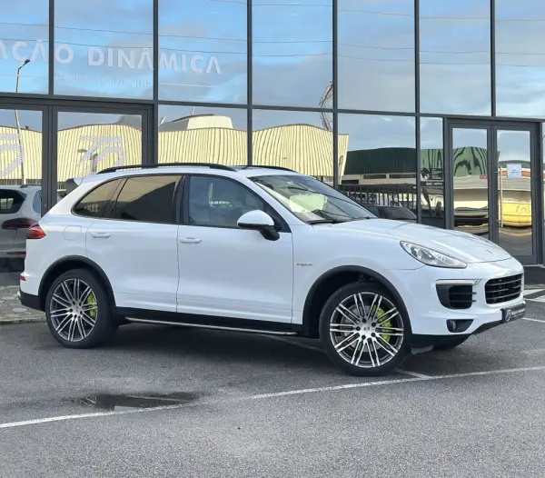 Porsche Cayenne E-Hybrid Tiptronic S 3