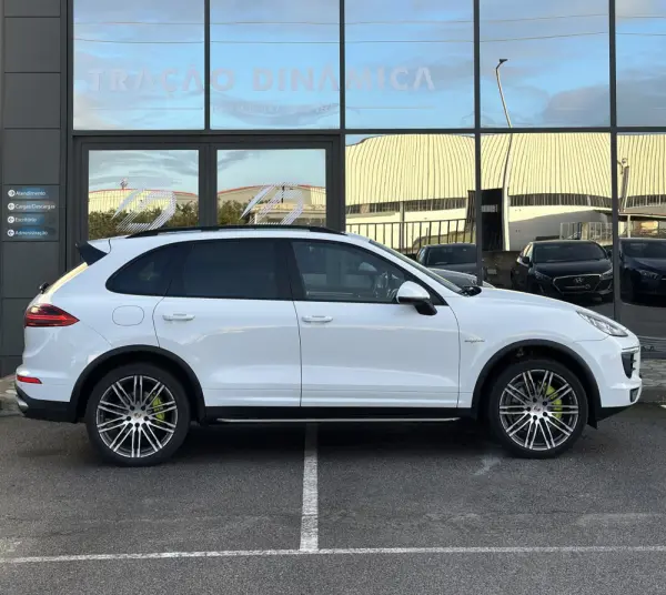 Porsche Cayenne E-Hybrid Tiptronic S 7