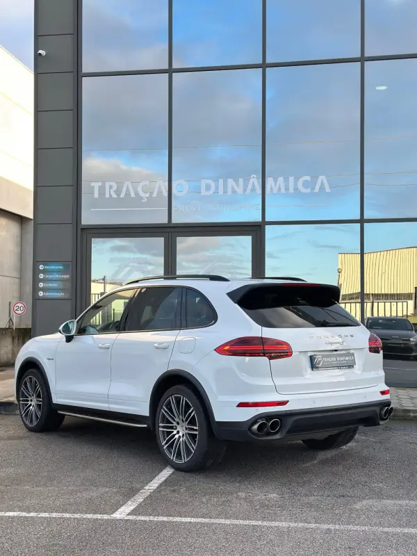 Porsche Cayenne E-Hybrid Tiptronic S 15
