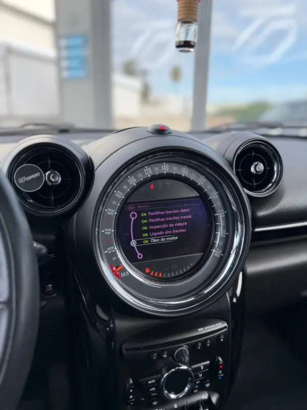 MINI Countryman One D 18