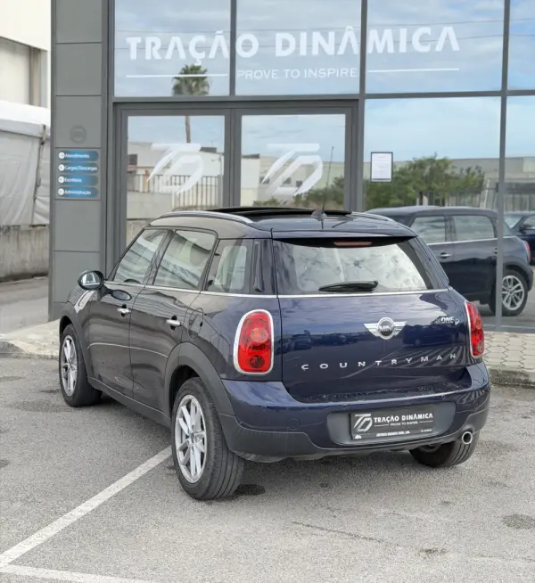 MINI Countryman One D 6