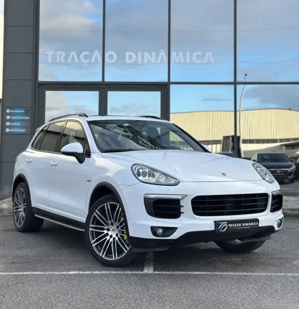 Porsche Cayenne E-Hybrid Tiptronic S 2