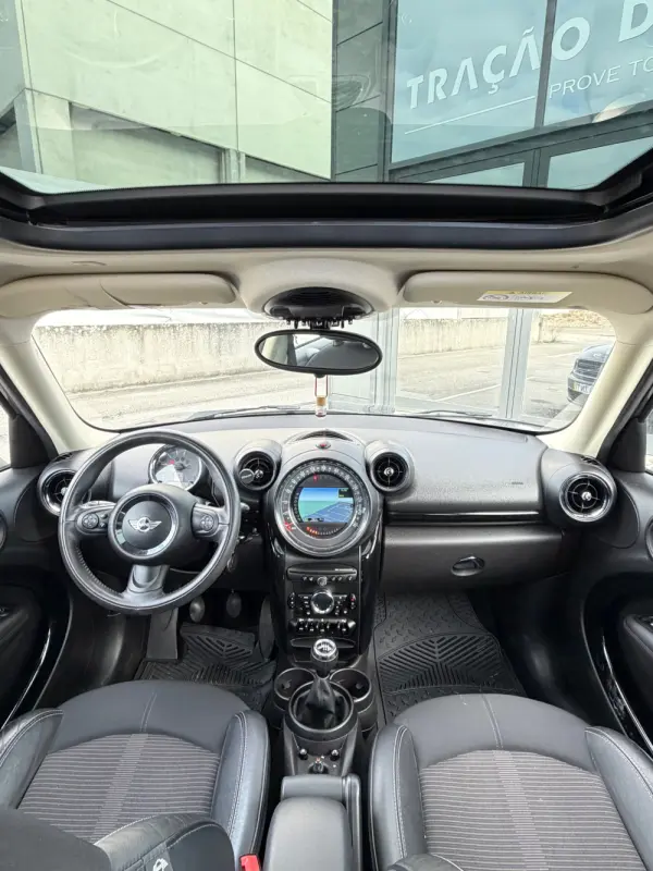 MINI Countryman One D 9
