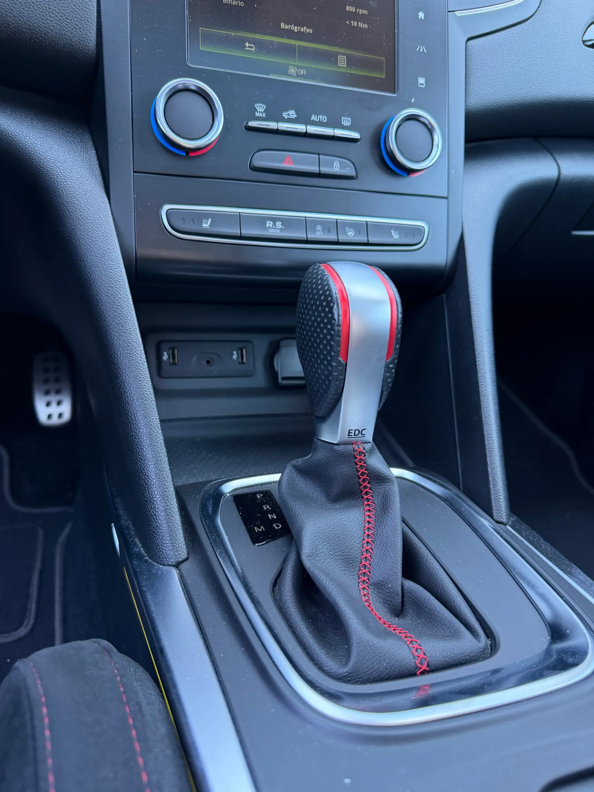 Renault Mégane TCe 300 GPF EDC R.S. TROPHY 32