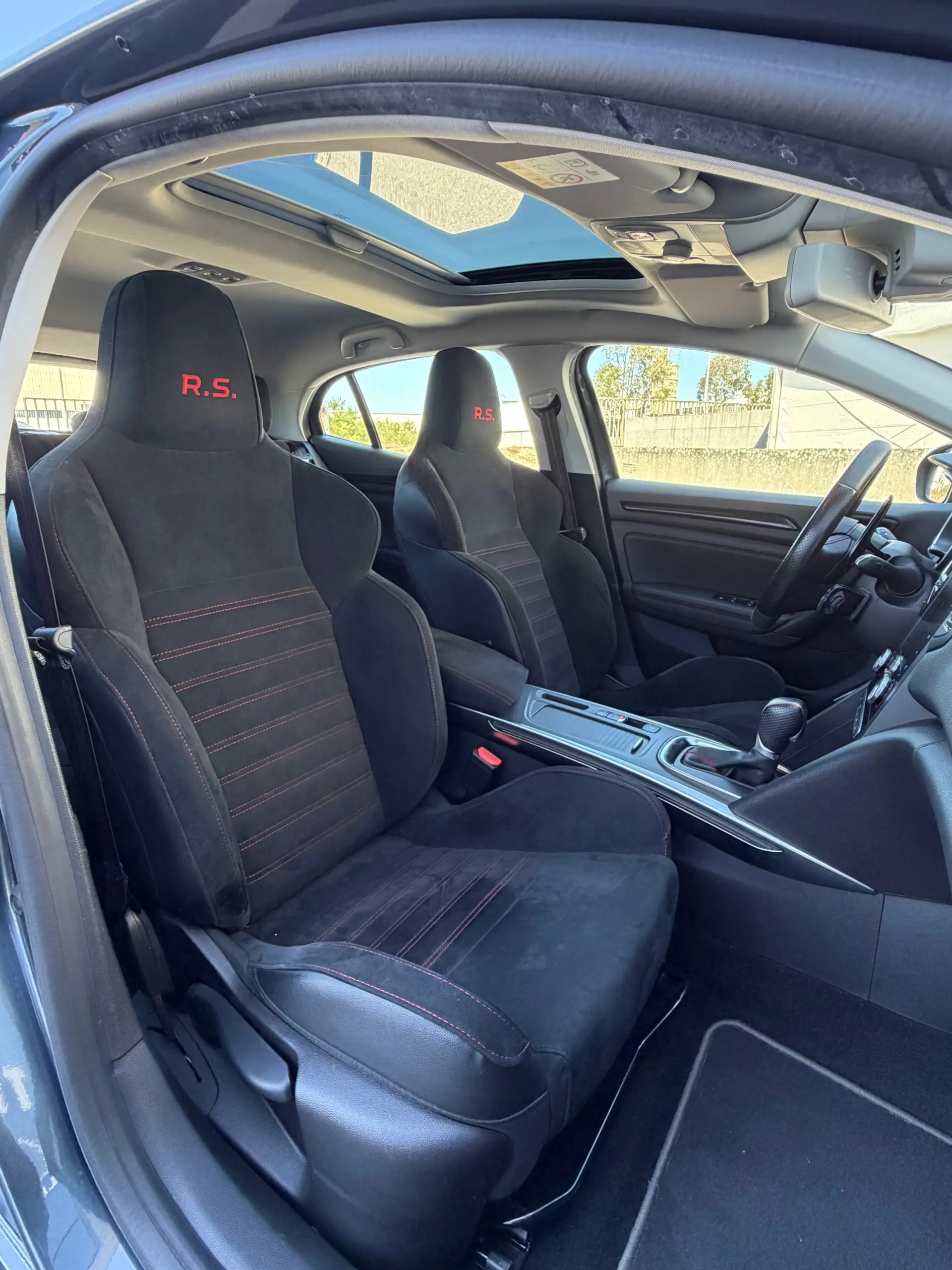 Renault Mégane TCe 300 GPF EDC R.S. TROPHY 14