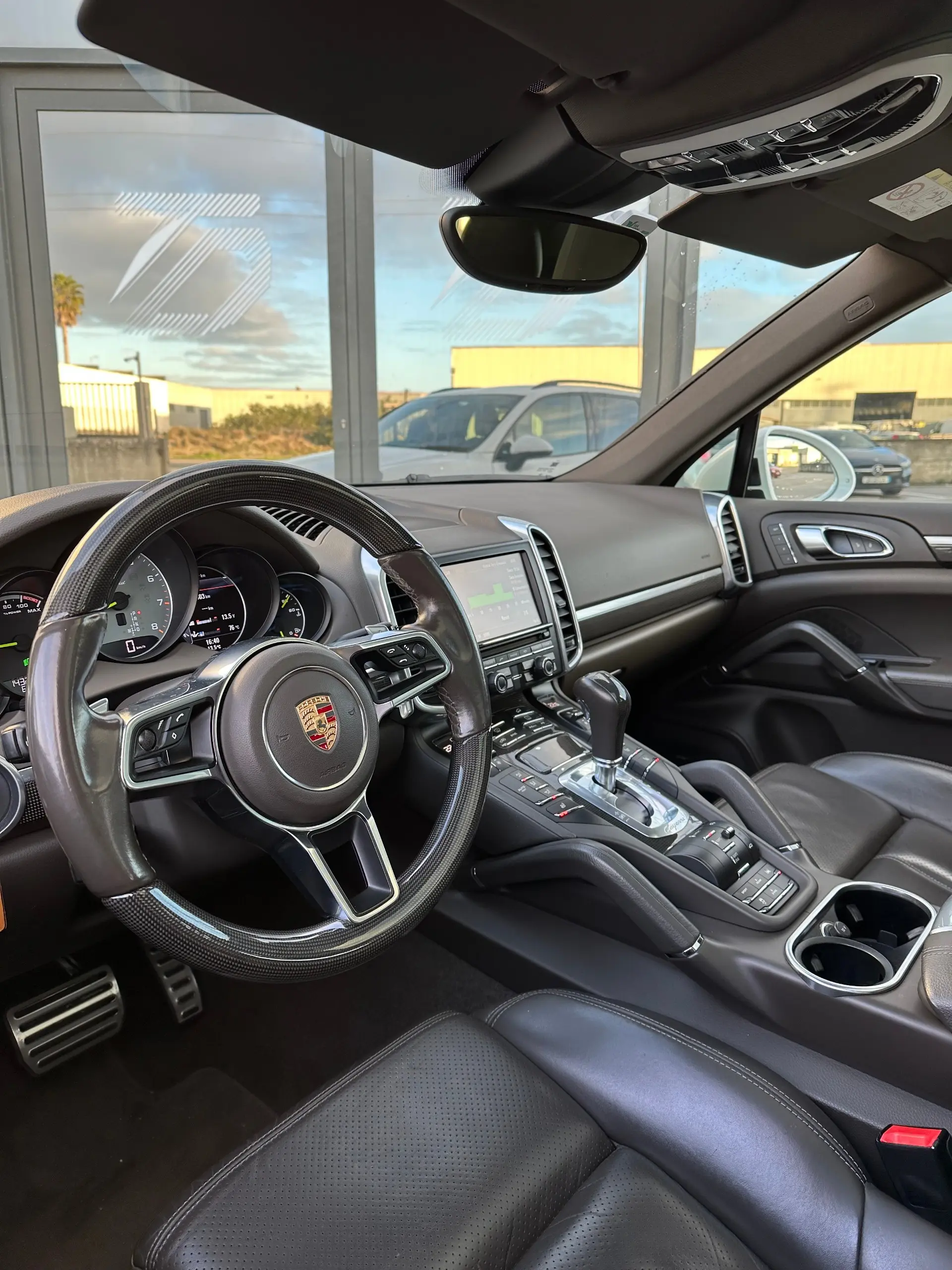 Porsche Cayenne E-Hybrid Tiptronic S 16