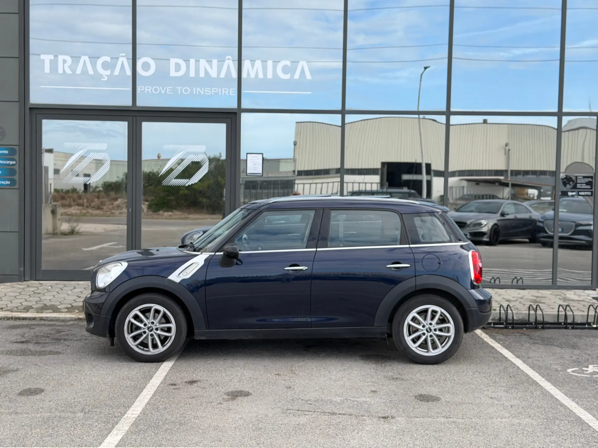 MINI Countryman One D 3
