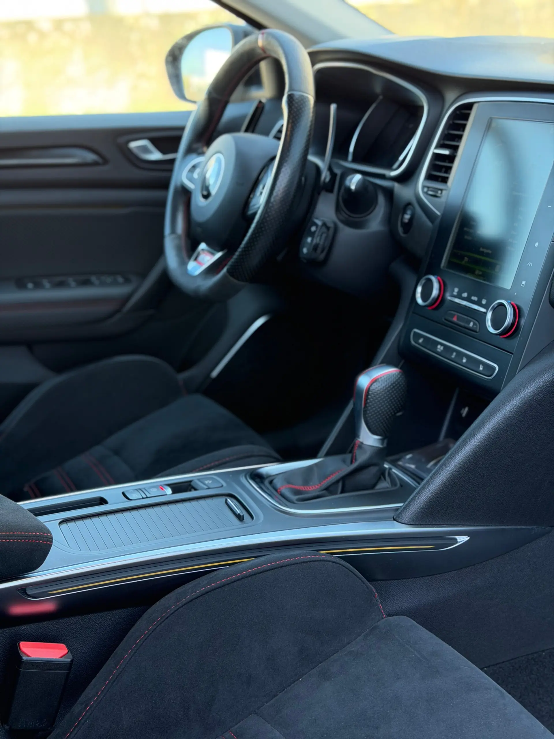 Renault Mégane TCe 300 GPF EDC R.S. TROPHY 15