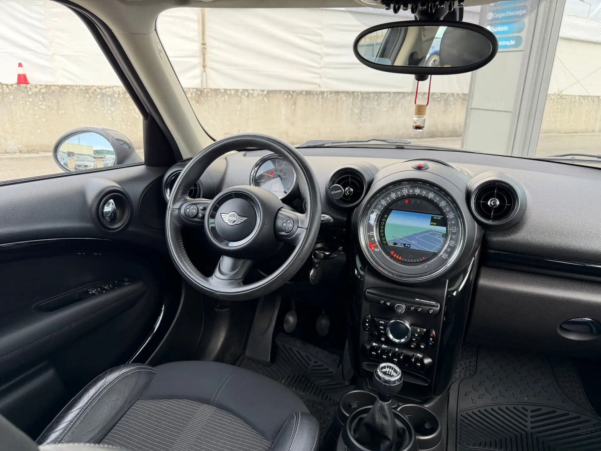 MINI Countryman One D 8