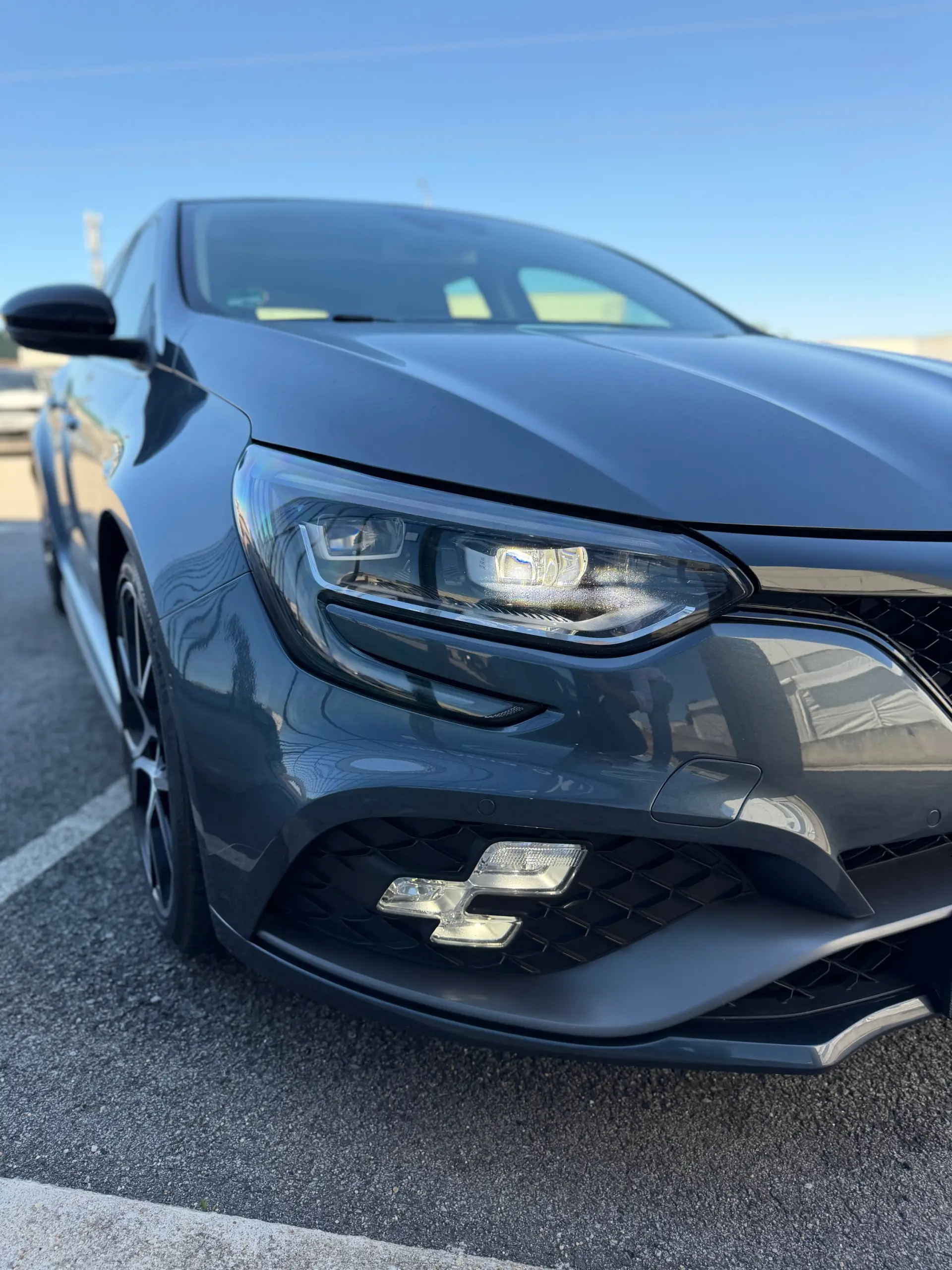 Renault Mégane TCe 300 GPF EDC R.S. TROPHY 24
