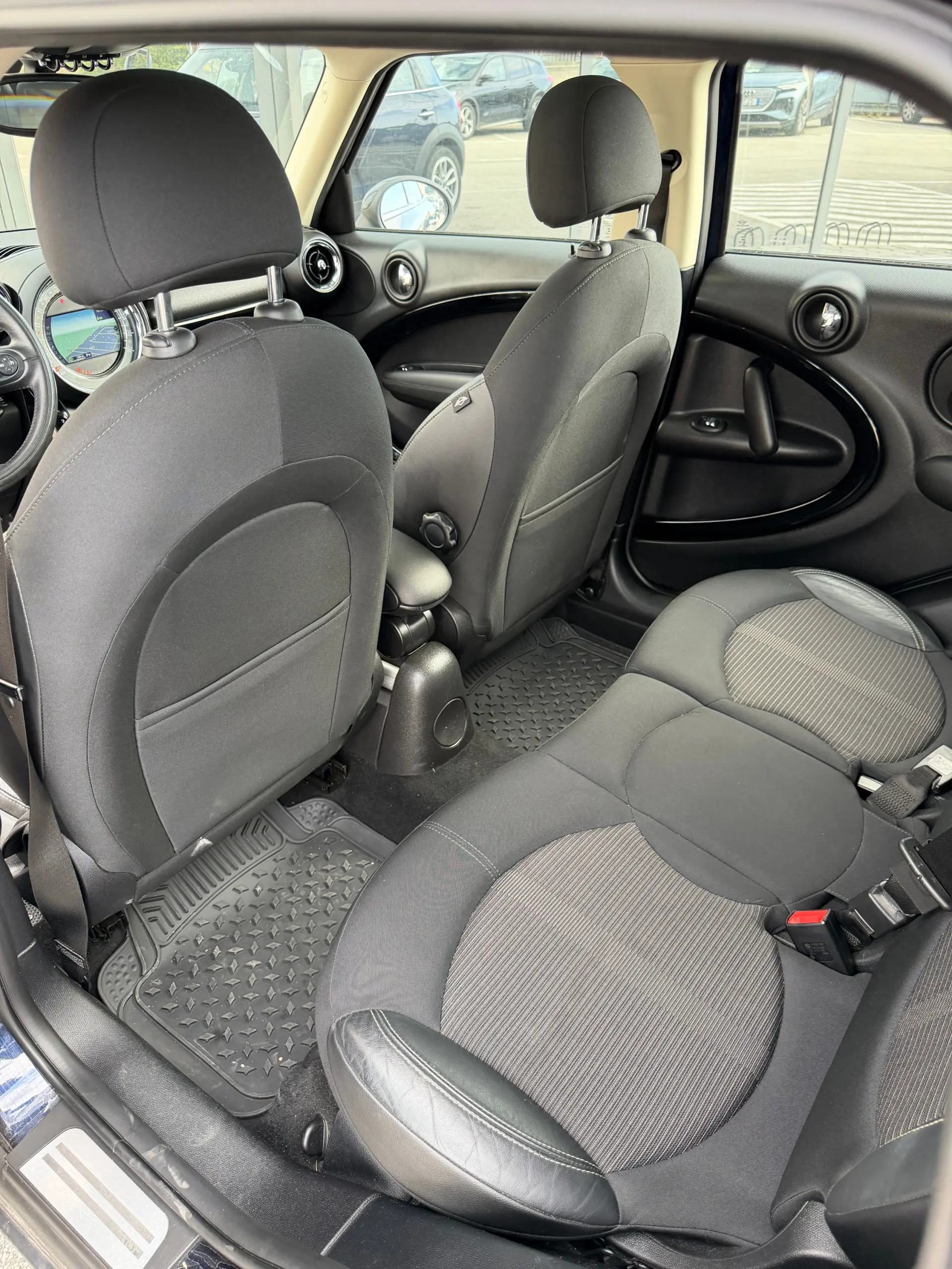 MINI Countryman One D 12