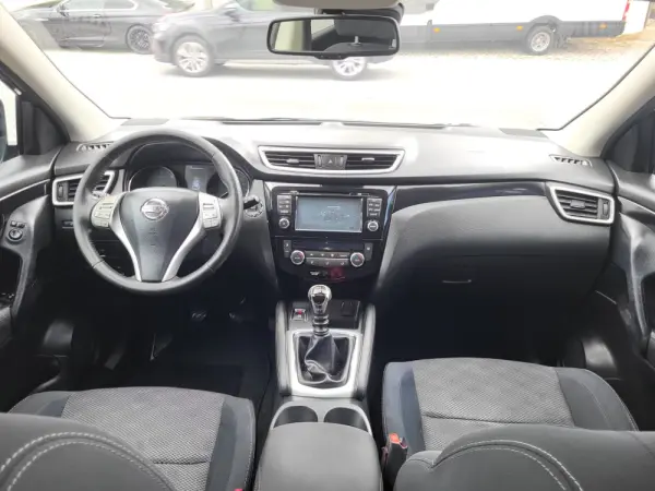 Nissan Qashqai 1.5 DCi 360 11