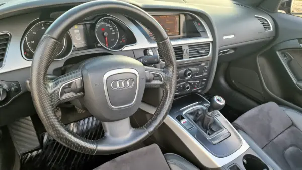 Audi A5 Cabrio 2.0 TDi 12