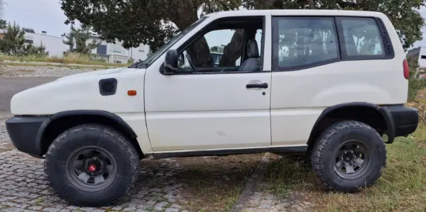 Nissan Terrano II 2.7 12