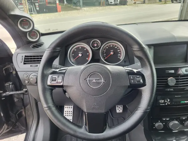 Opel Astra GTC 1.7 CDTi 13