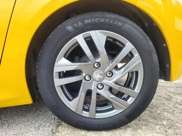Peugeot 208 1.2 PureTech Active Pack 11