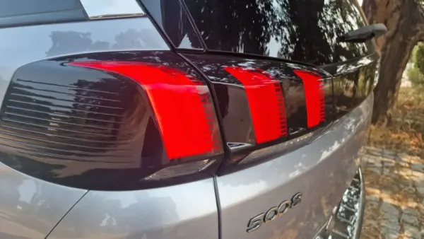 Peugeot 5008 1.6 BlueHDi Allure Eat6 j18 8
