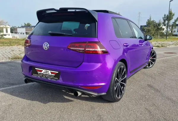 Volkswagen Golf GTI Performance 2.0 TSI Versão 40 Anos 5