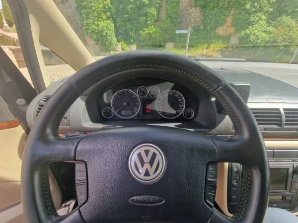 Volkswagen Sharan 2.0 TDi Highline 12